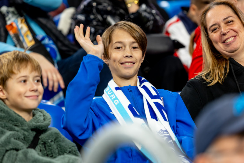 «Все в наших цветах»: болельщики на матче «Зенит»—«Локомотив»