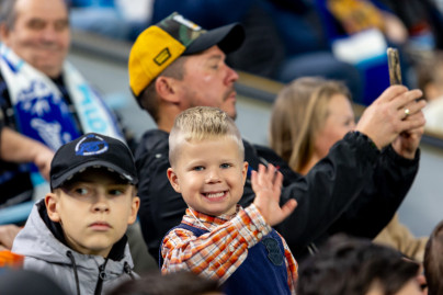 «Все в наших цветах»: болельщики на матче «Зенит»—«Локомотив»