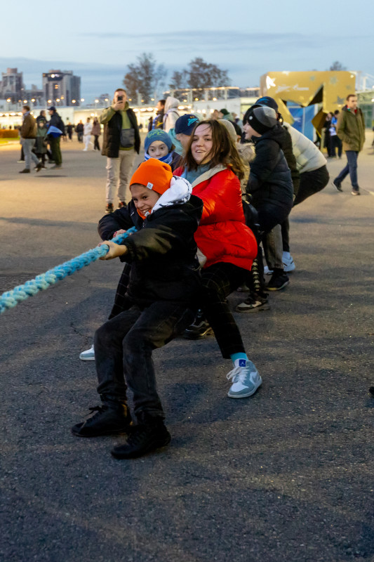 Уличная сцена и активности Wildberries перед матчем «Зенит»—«Локомотив»