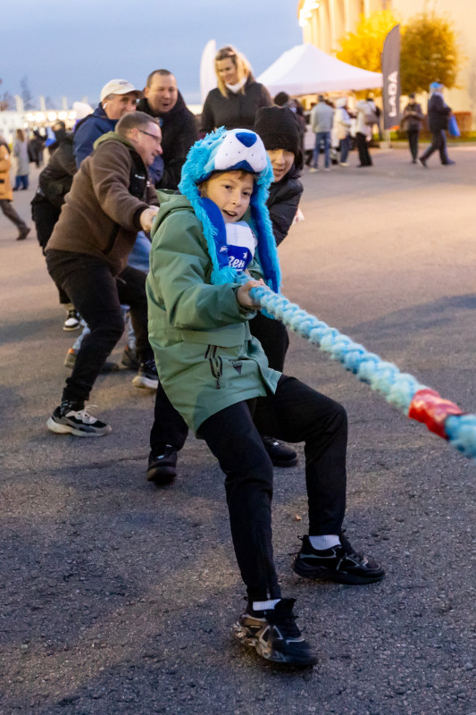 Уличная сцена и активности Wildberries перед матчем «Зенит»—«Локомотив»