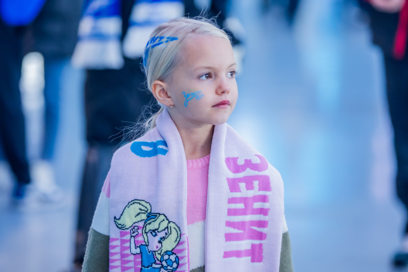 «Все в наших цветах»: болельщики на матче «Зенит»—«Динамо» (Махачкала)