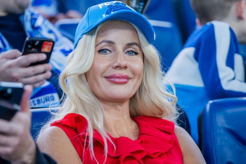 «Все в наших цветах»: болельщики на матче «Зенит»—«Динамо» (Махачкала)