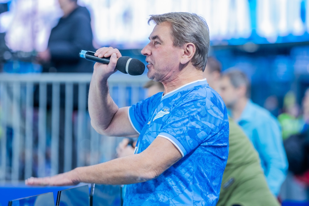 «Все в наших цветах»: болельщики на матче «Зенит»—«Динамо» (Махачкала)