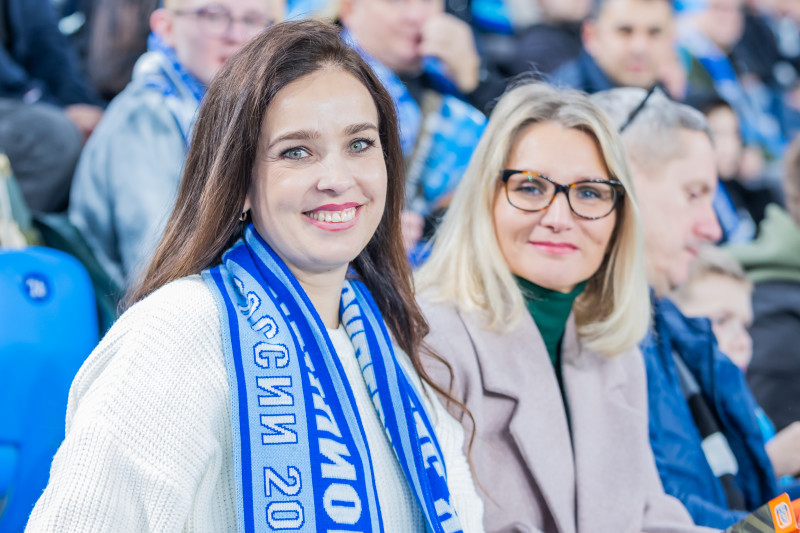 «Все в наших цветах»: болельщики на матче «Зенит»—«Динамо» (Махачкала)