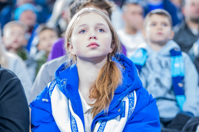 «Все в наших цветах»: болельщики на матче «Зенит»—«Динамо» (Махачкала)