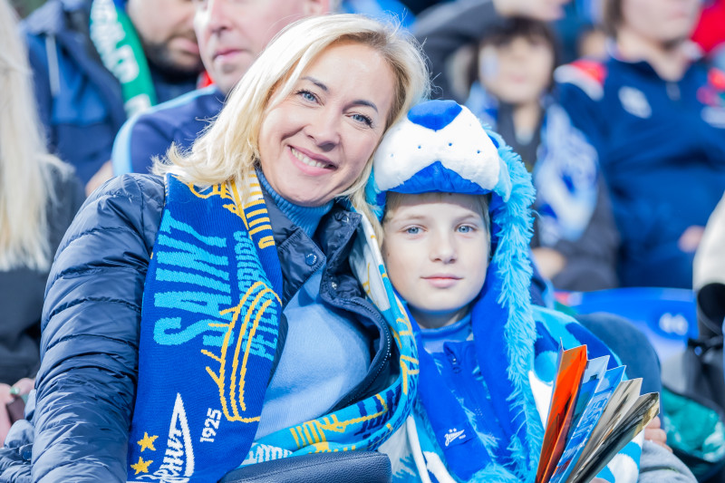 «Все в наших цветах»: болельщики на матче «Зенит»—«Динамо» (Махачкала)