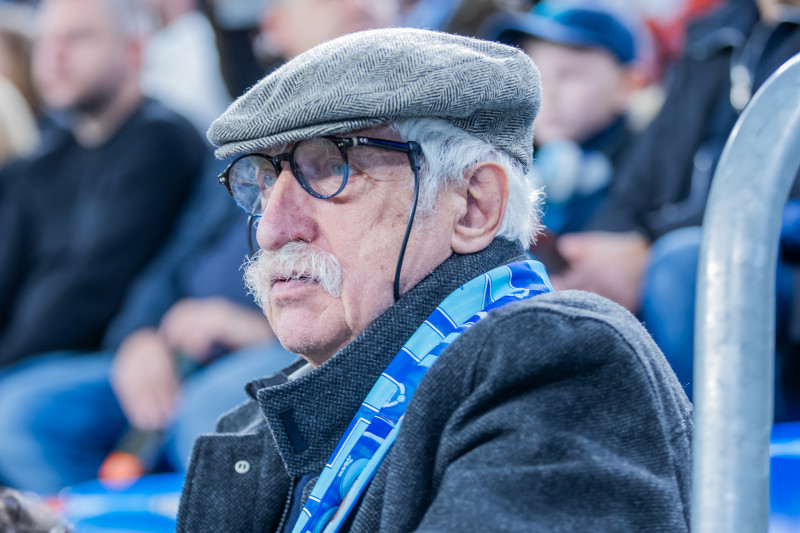 «Все в наших цветах»: болельщики на матче «Зенит»—«Динамо» (Махачкала)