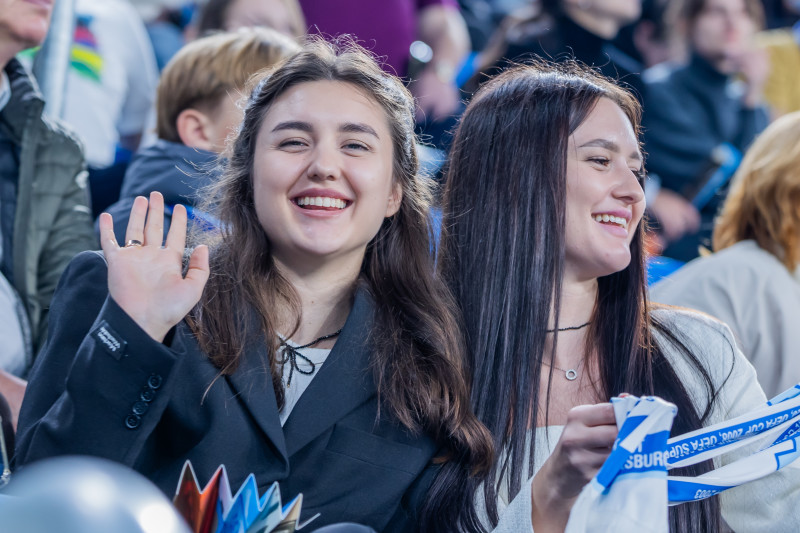 «Все в наших цветах»: болельщики на матче «Зенит»—«Динамо» (Махачкала)