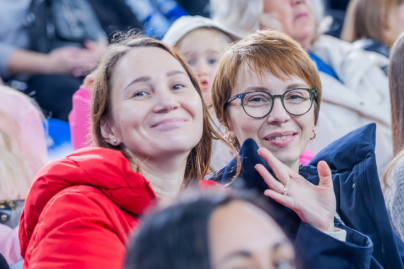 «Все в наших цветах»: болельщики на матче «Зенит»—«Динамо» (Махачкала)