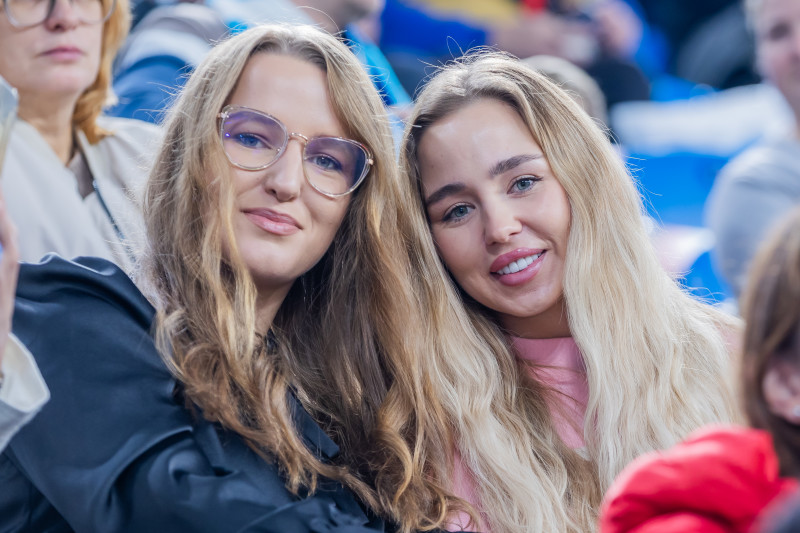 «Все в наших цветах»: болельщики на матче «Зенит»—«Динамо» (Махачкала)