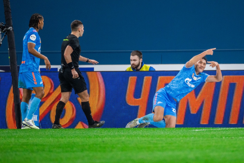 Мир Российская Премьер-Лига, «Зенит» — «Крылья Советов»