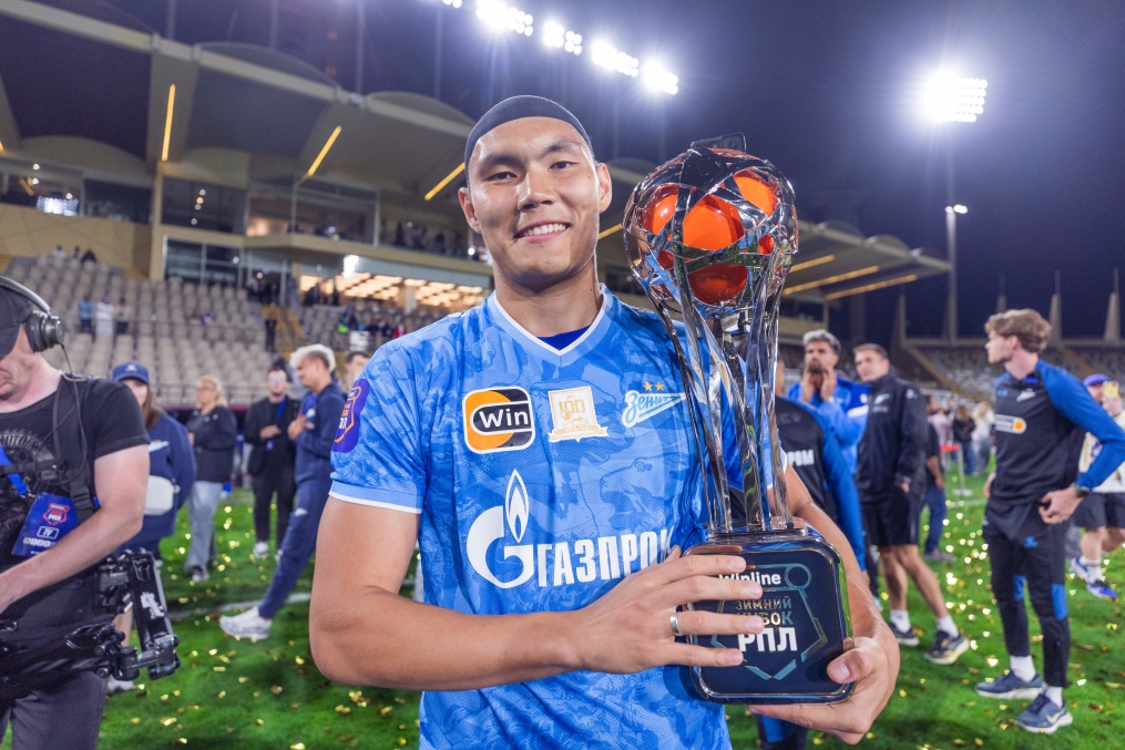 Церемония награждения команды «Зенит» после победы в Winlinе Зимнем кубке РПЛ