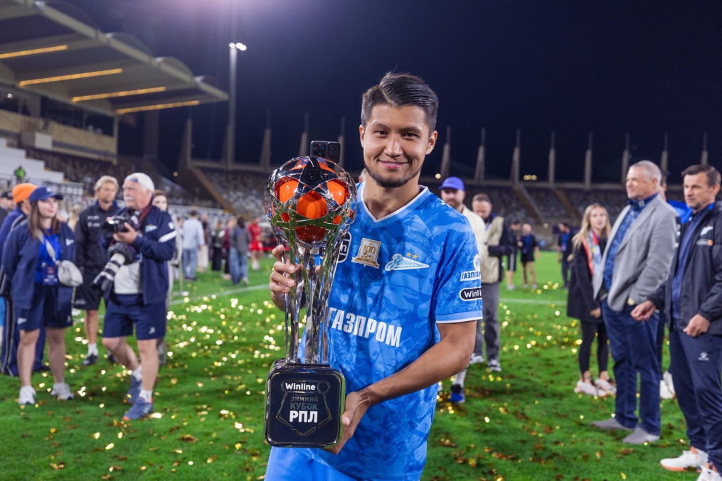 Церемония награждения команды «Зенит» после победы в Winlinе Зимнем кубке РПЛ