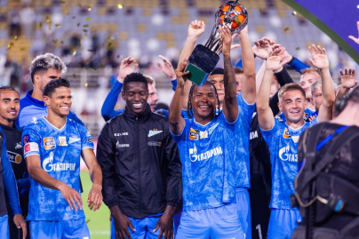 Церемония награждения команды «Зенит» после победы в Winlinе Зимнем кубке РПЛ