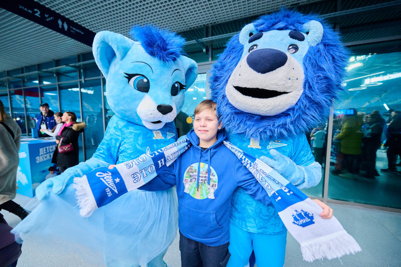 Фан-Променад «Время первых» («МегаФон») перед матчем «Зенит» — ЦСКА