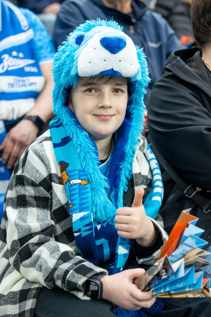 «Все в наших цветах»: болельщики на матче «Зенит»—«Химки»