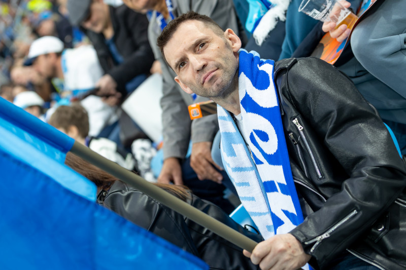 «Все в наших цветах»: болельщики на матче «Зенит»—«Химки»