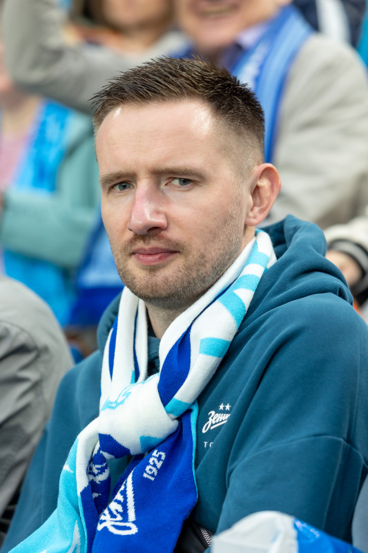 «Все в наших цветах»: болельщики на матче «Зенит»—«Химки»