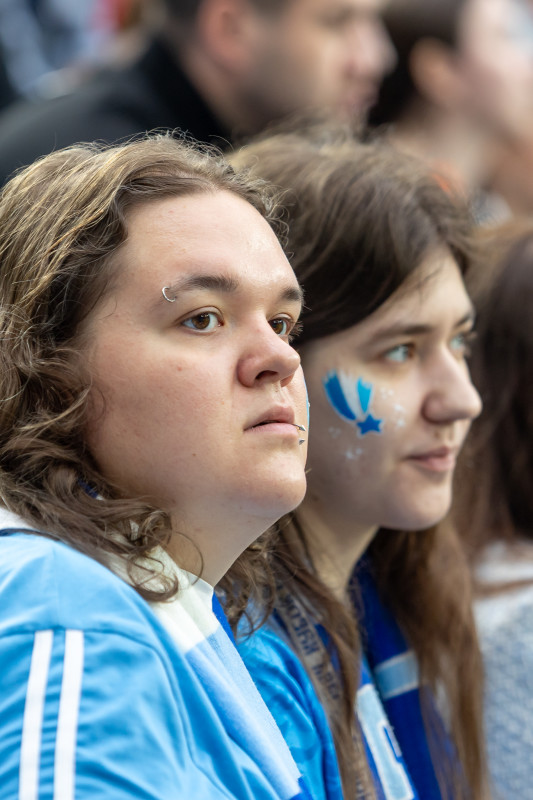 «Все в наших цветах»: болельщики на матче «Зенит»—«Химки»