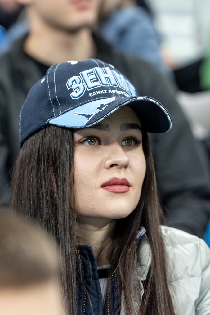 «Все в наших цветах»: болельщики на матче «Зенит»—«Химки»