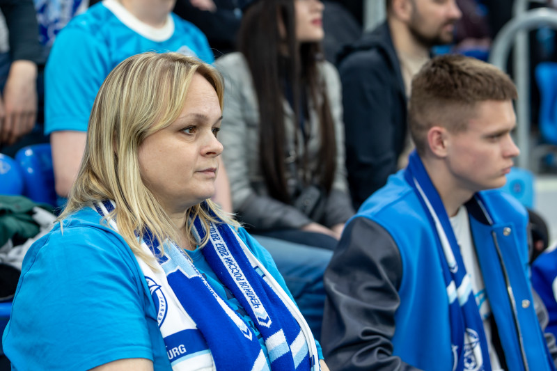 «Все в наших цветах»: болельщики на матче «Зенит»—«Химки»