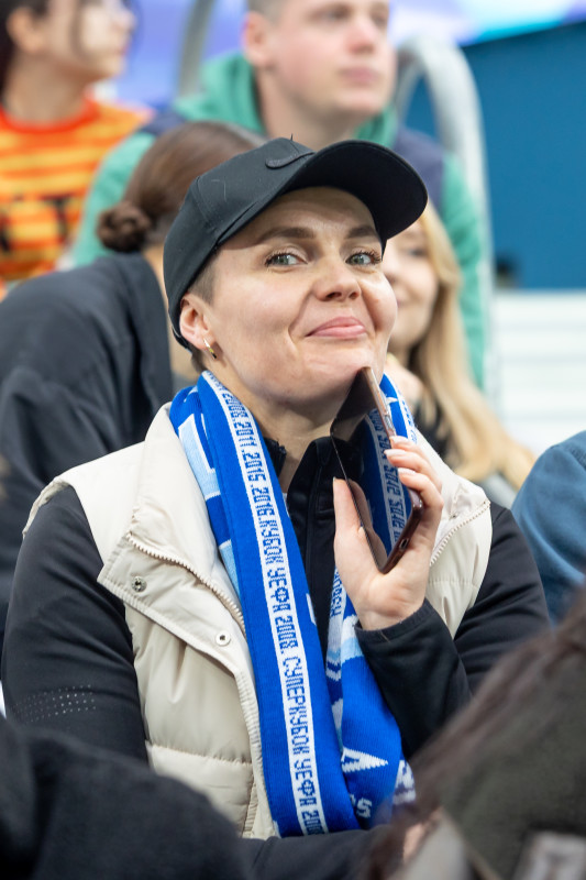 «Все в наших цветах»: болельщики на матче «Зенит»—«Химки»