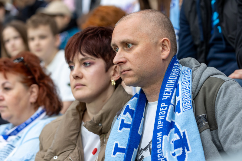 «Все в наших цветах»: болельщики на матче «Зенит»—«Химки»