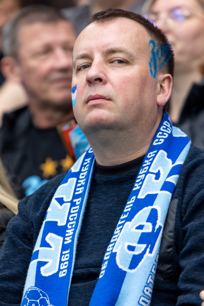 «Все в наших цветах»: болельщики на матче «Зенит»—«Химки»