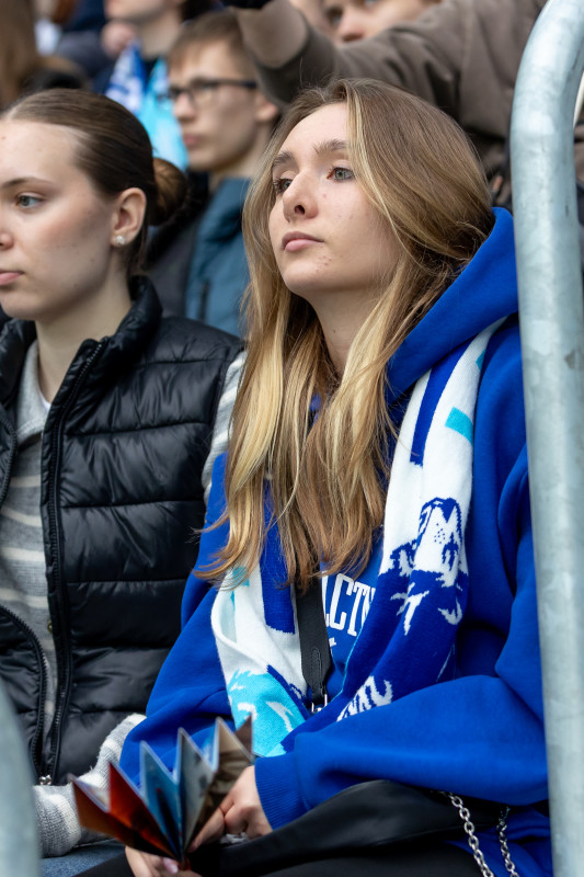 «Все в наших цветах»: болельщики на матче «Зенит»—«Химки»