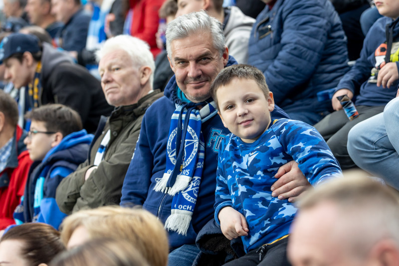 «Все в наших цветах»: болельщики на матче «Зенит»—«Химки»