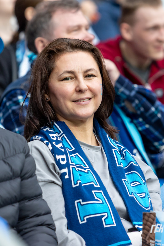 «Все в наших цветах»: болельщики на матче «Зенит»—«Химки»