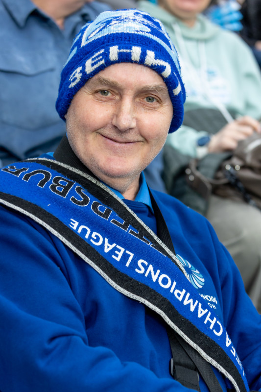 «Все в наших цветах»: болельщики на матче «Зенит»—«Химки»