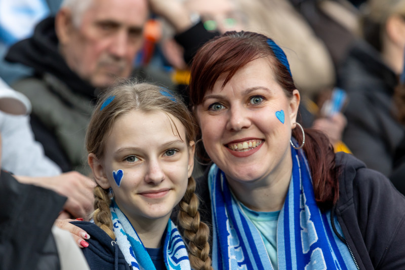 «Все в наших цветах»: болельщики на матче «Зенит»—«Химки»