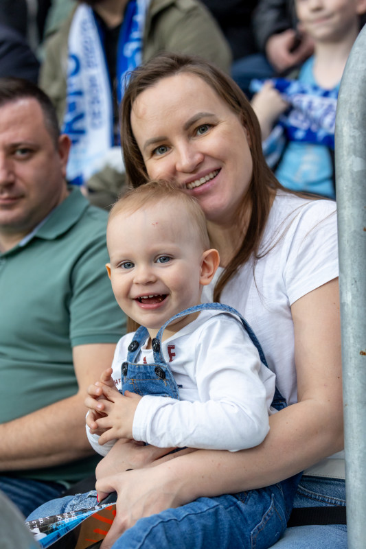 «Все в наших цветах»: болельщики на матче «Зенит»—«Химки»