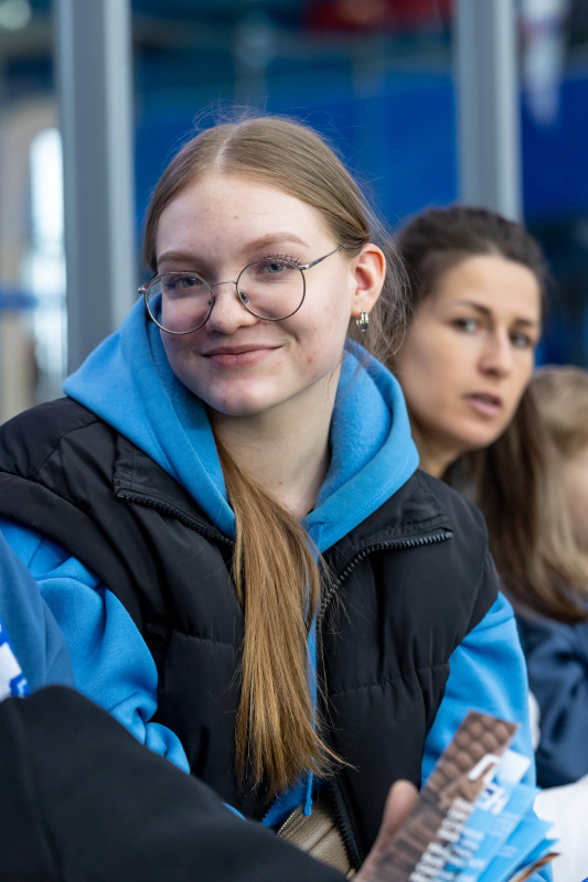 «Все в наших цветах»: болельщики на матче «Зенит»—«Химки»