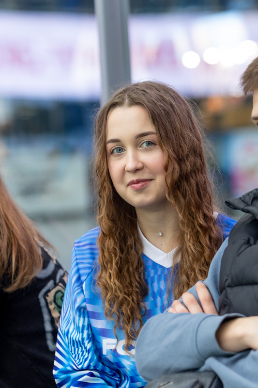 «Все в наших цветах»: болельщики на матче «Зенит»—«Химки»