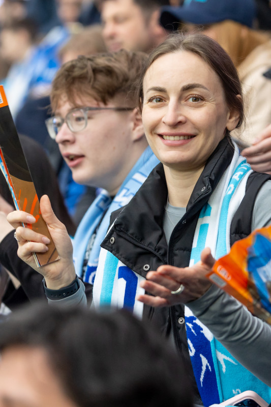 «Все в наших цветах»: болельщики на матче «Зенит»—«Химки»