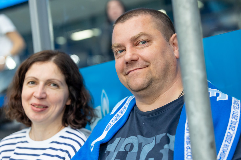 «Все в наших цветах»: болельщики на матче «Зенит»—«Химки»