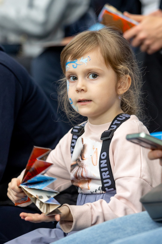 «Все в наших цветах»: болельщики на матче «Зенит»—«Химки»