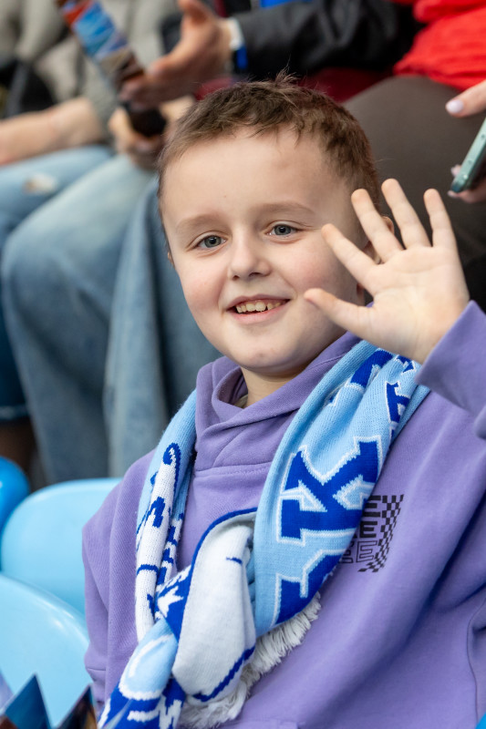 «Все в наших цветах»: болельщики на матче «Зенит»—«Химки»