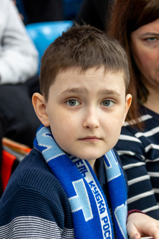 «Все в наших цветах»: болельщики на матче «Зенит»—«Химки»