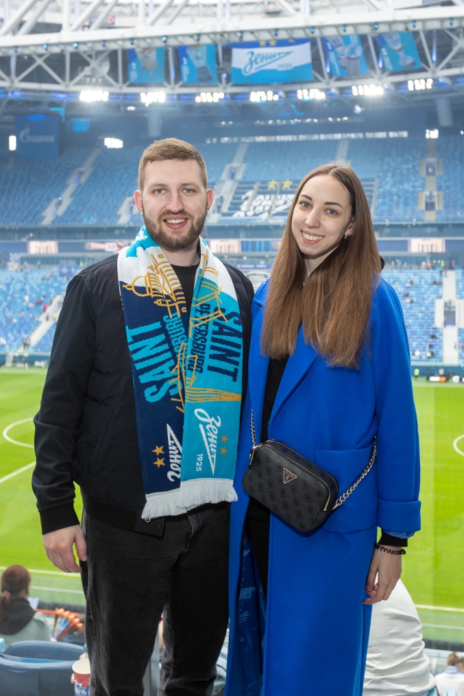 «Все в наших цветах»: болельщики на матче «Зенит»—«Химки»