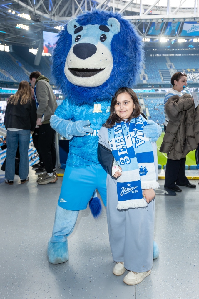 «Все в наших цветах»: болельщики на матче «Зенит»—«Химки»