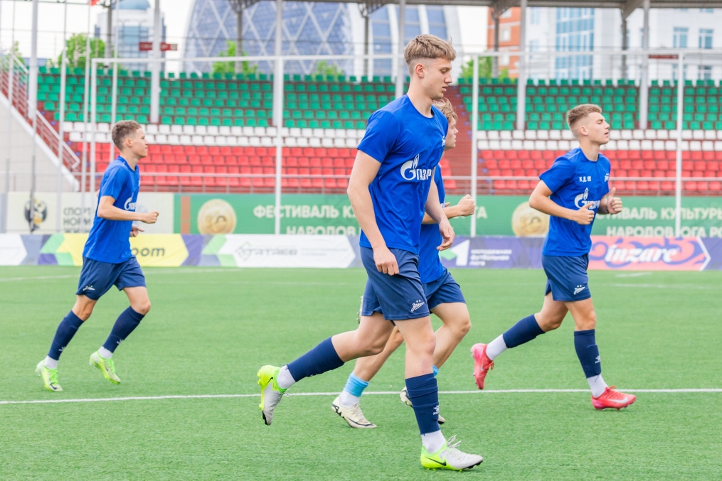 Тренировка молодежной команды «Зенит» в Грозном