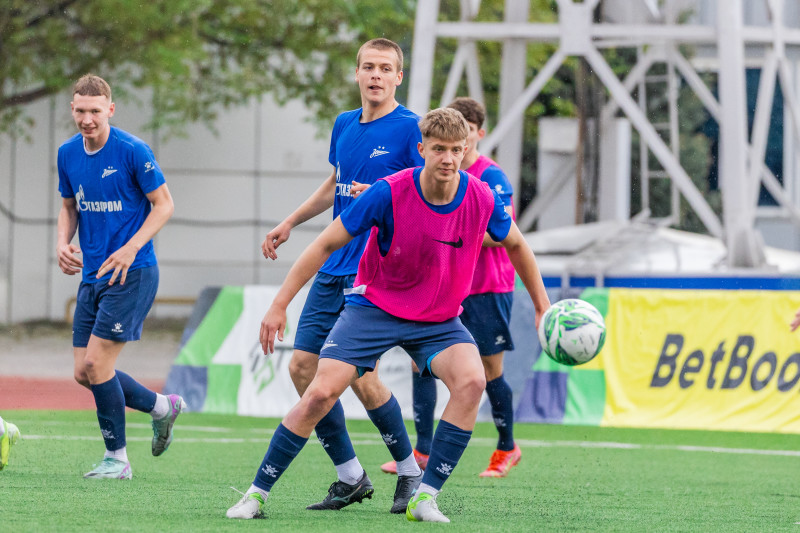 Тренировка молодежной команды «Зенит» в Грозном