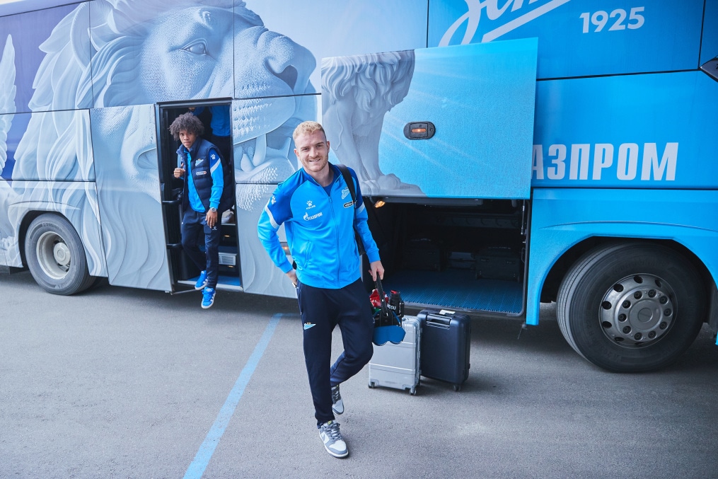 Вылет команды в Москву на матч с «Динамо»