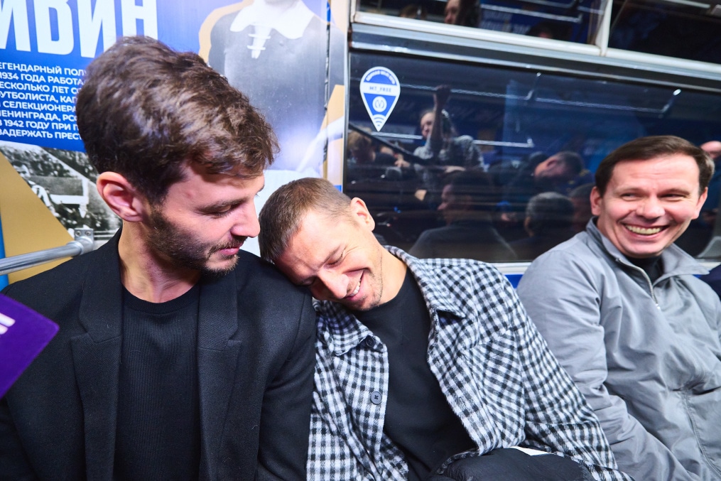 Запуск «Сине-бело-голубой стрелы» — юбилейного поезда «Зенита» в петербургском метро