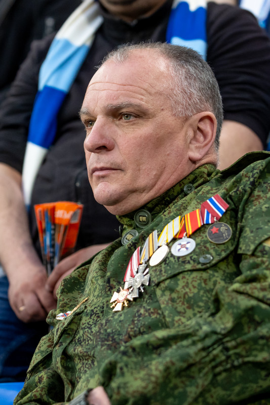 «Все в наших цветах»: болельщики на матче «Зенит»—«Пари НН»