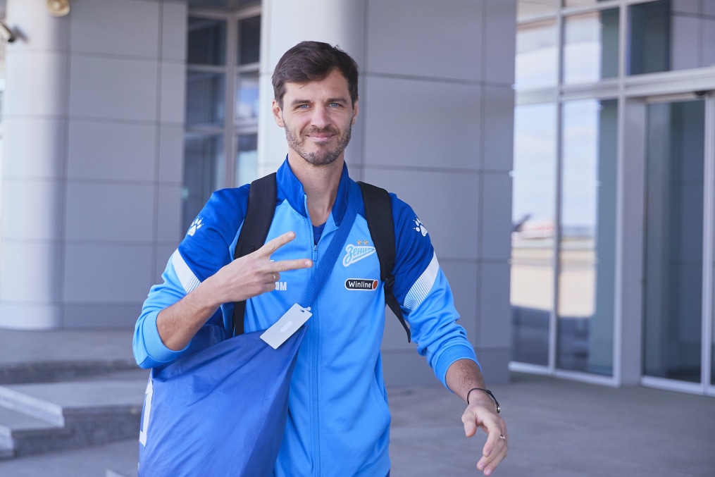 Вылет команды в Махачкалу на матч с «Динамо»