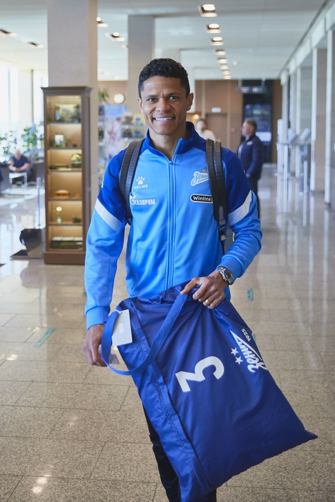 Вылет команды в Махачкалу на матч с «Динамо»